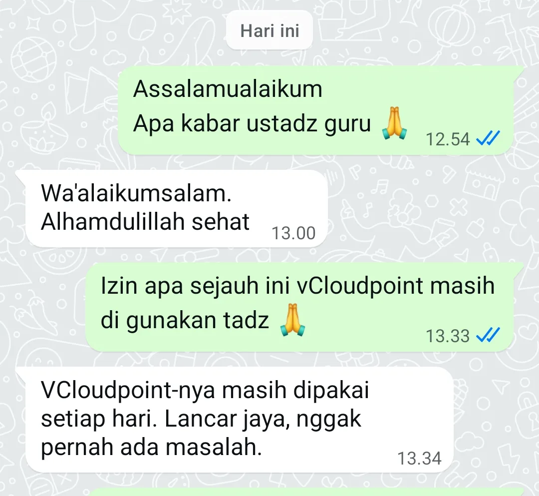 Tangkapan layar percakapan WhatsApp: guru Sekolah Alam Cikeas menyatakan VCloudPoint masih dipakai setiap hari dan tidak pernah bermasalah
